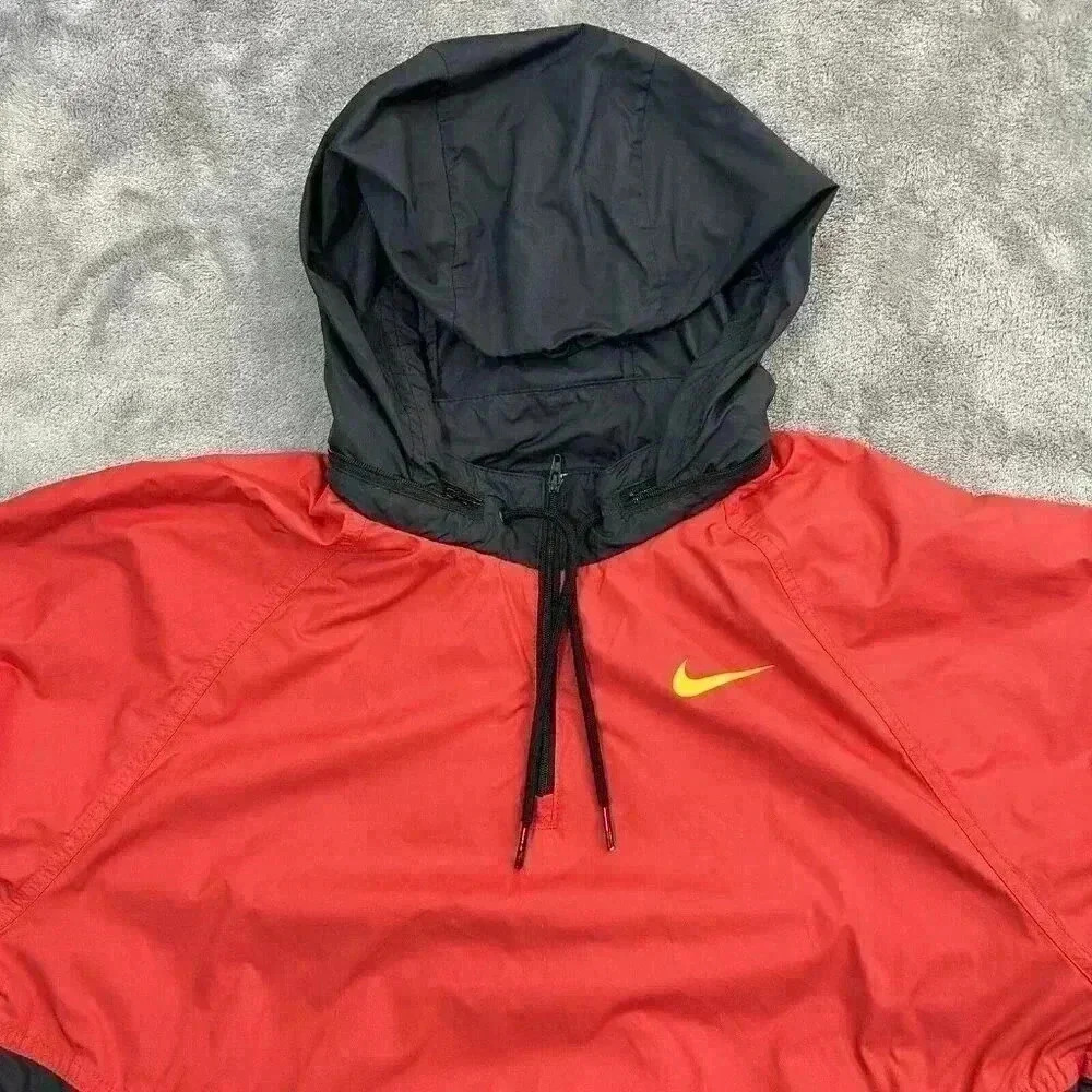 Nike SB Jacket Men S Black Red Shield Windbreaker Packable Hood 1/4 Zip Pullover - Picture 4 of 10